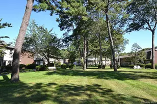 11 Glen Hollow Dr, Holtsville, NY 11742 - Photo 4