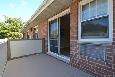 11 Glen Hollow Drive #D15, Holtsville, NY 11742 - Photo 12