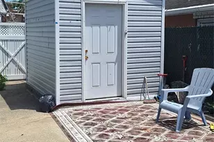 111-39 205th St, Saint Albans, NY 11412 - Photo 12