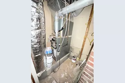 210 Dartmouth Street, Hempstead, NY 11550 - Photo 20