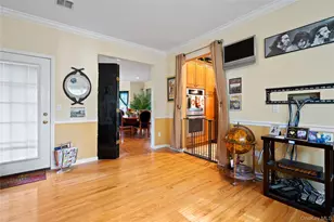 22 Southview Cir, Lake Grove, NY 11755 - Photo 24