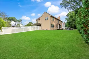 22 Southview Cir, Lake Grove, NY 11755 - Photo 38