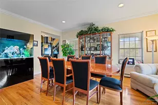 22 Southview Cir, Lake Grove, NY 11755 - Photo 8