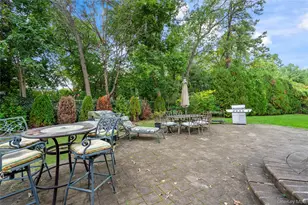 22 Southview Cir, Lake Grove, NY 11755 - Photo 36