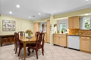 137 Burr Rd, East Northport, NY 11731 - Photo 4