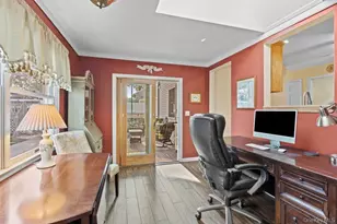 37 Newark St, Lindenhurst, NY 11757 - Photo 10