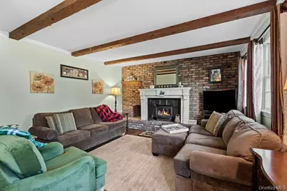 37 Newark Street, Lindenhurst, NY 11757 - Photo 18