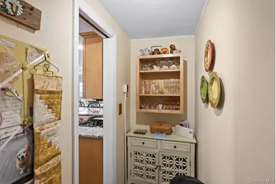 37 Newark Street, Lindenhurst, NY 11757 - Photo 14