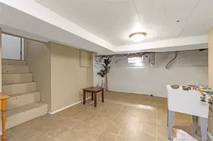 24 Walnut St, Westbury, NY 11590 - Photo 16