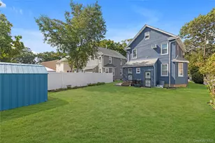 24 Walnut St, Westbury, NY 11590 - Photo 18