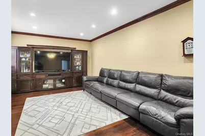 66-10 149th Street #1A, Flushing, NY 11367 - Photo 1