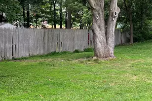 11 Howard St, Poughkeepsie, NY 12601 - Photo 4