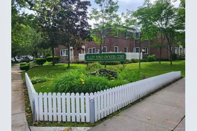 230-06 Kingsbury Avenue #B, Oakland Gardens, NY 11364 - Photo 2