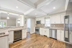 2327 Cleveland St, Bellmore, NY 11710 - Photo 10