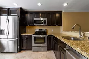 1001 Williamsburg Dr, Mahopac, NY 10541 - Photo 4