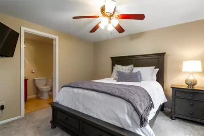 1001 Williamsburg Drive, Mahopac, NY 10541 - Photo 10