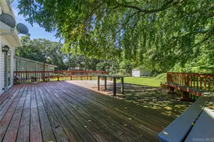 5 Naomi Ct, Melville, NY 11747 - Photo 32