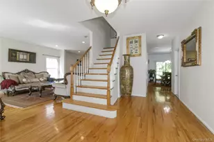 5 Naomi Ct, Melville, NY 11747 - Photo 6