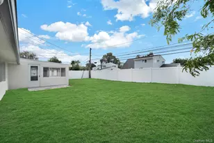 18 Mist Ln, Westbury, NY 11590 - Photo 38