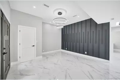 18 Mist Lane, Westbury, NY 11590 - Photo 18