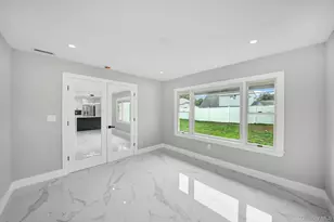 18 Mist Ln, Westbury, NY 11590 - Photo 22