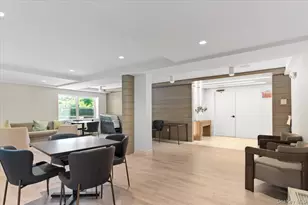 1 Kensington Gate, Great Neck, NY 11023 - Photo 22