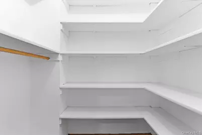 1 Kensington Gate #112, Great Neck, NY 11023 - Photo 18