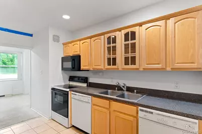 1 Kensington Gate #112, Great Neck, NY 11023 - Photo 8