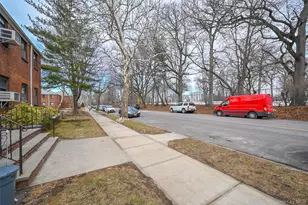 21-38 202nd St, Bayside, NY 11360 - Photo 18