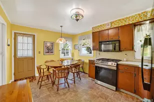 331 Sommerville Pl, Yonkers, NY 10703 - Photo 10