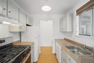 201 Commons Way Unit E, Fishkill, NY 12524 - Photo 18