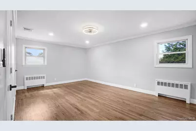 827 Eastfield Road, Westbury, NY 11590 - Photo 12