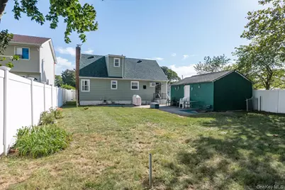 472 Emerson Street, Uniondale, NY 11553 - Photo 20