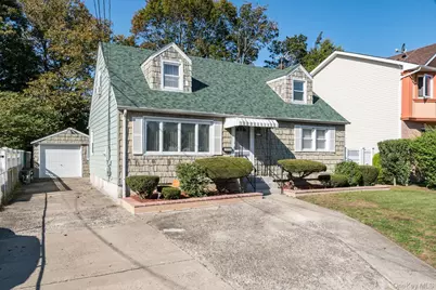 472 Emerson Street, Uniondale, NY 11553 - Photo 2