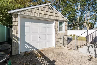 472 Emerson Street, Uniondale, NY 11553 - Photo 22