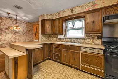 95 Dogwood Avenue, Malverne, NY 11565 - Photo 8