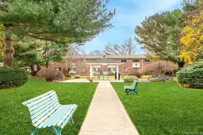 2449F Union Boulevard #12A, Islip, NY 11751 - Photo 2