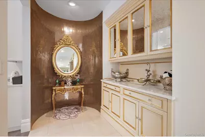 9 Scenic View Court, Dix Hills, NY 11746 - Photo 16