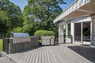 9 Scenic View Ct, Dix Hills, NY 11746 - Photo 44