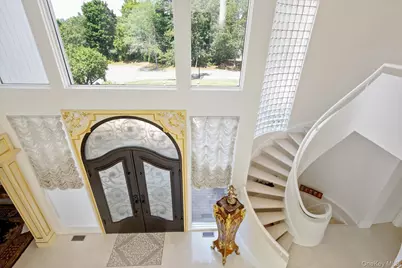 9 Scenic View Court, Dix Hills, NY 11746 - Photo 28