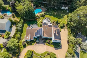 9 Scenic View Ct, Dix Hills, NY 11746 - Photo 4