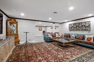 9 Scenic View Ct, Dix Hills, NY 11746 - Photo 36