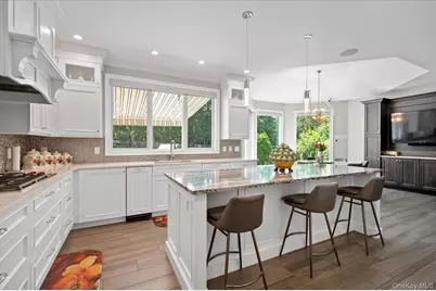 9 Scenic View Court, Dix Hills, NY 11746 - Photo 20