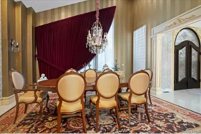 9 Scenic View Court, Dix Hills, NY 11746 - Photo 8