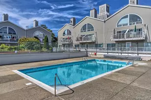 18 Windward Ln, Bronx, NY 10464 - Photo 1