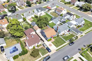 737 Lowell Rd, Uniondale, NY 11553 - Photo 4