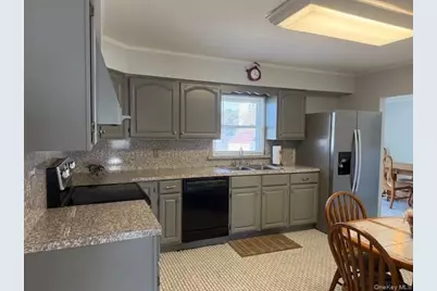 652 Empire Avenue, West Babylon, NY 11704 - Photo 4