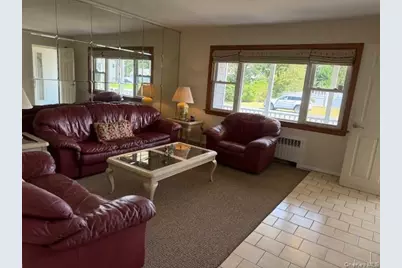 652 Empire Avenue, West Babylon, NY 11704 - Photo 2