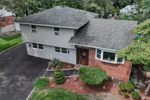 45 Harvard Ln, Commack, NY 11725 - Photo 2