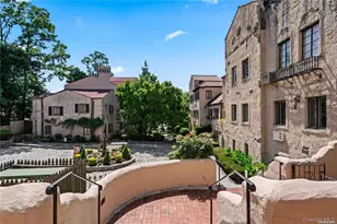 215 Middle Neck Rd, Great Neck, NY 11021 - Photo 18